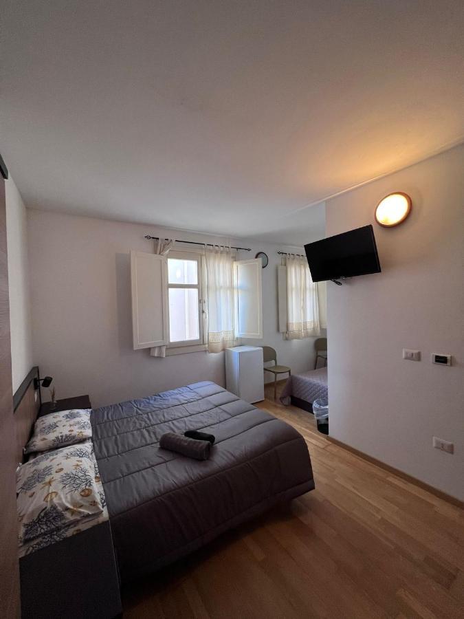 Il Vicoletto Guest House Porto Torres Exteriör bild