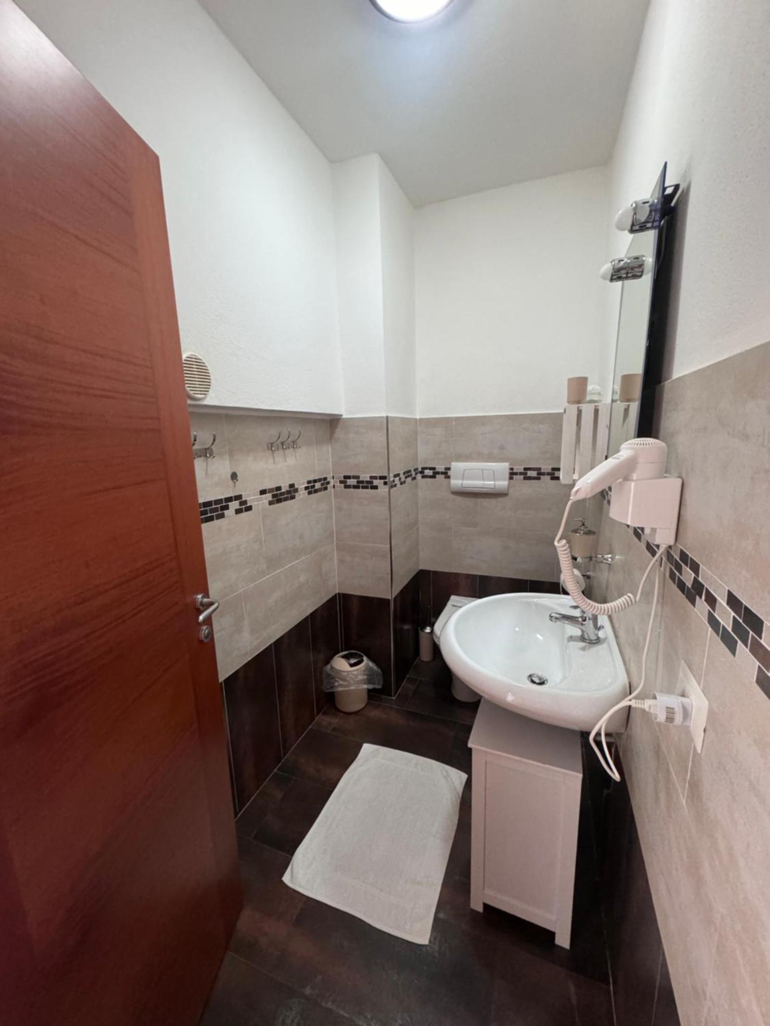 Il Vicoletto Guest House Porto Torres Exteriör bild